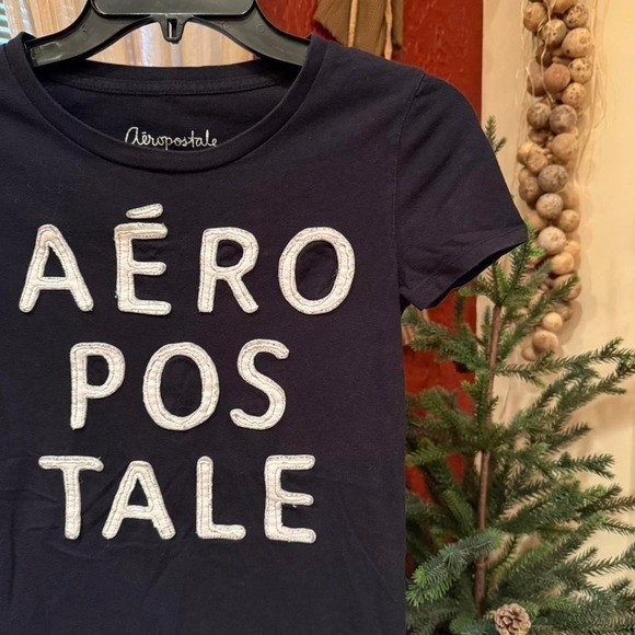 Aeropostale Tee W/ AEROPOSTALE Logo. - Picture 2 of 2